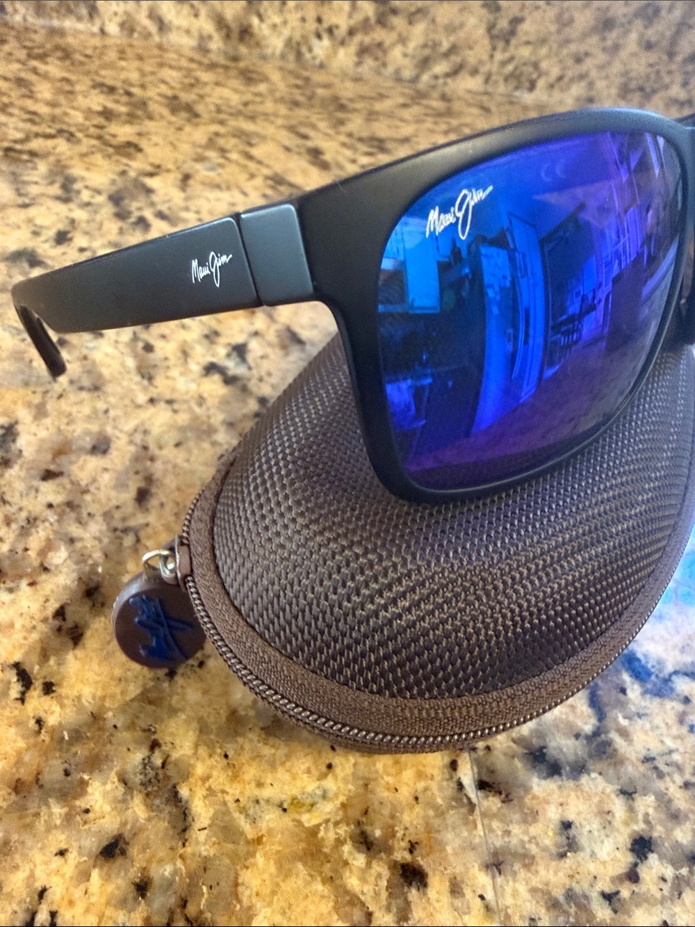Maui Jim Red Sands Sunglasses with Blue Hawaii lens - Picture 2 of 6